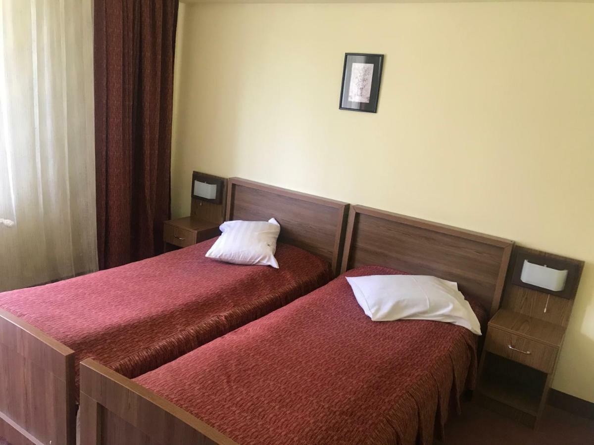 Hotel Iasicon Lacu Rosu Eksteriør billede